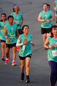 BIB: 517, 70297, 532
                            <button type="button" onclick="openModal(10510556)" class="btn btn-primary btn-sm float-right btn-popup" data-toggle="modal" data-target=".modal-high-quality">
                        <i class="fas fa-shopping-cart"></i> Add to Cart
                    </button>
                                            <button type="button" onclick="isThisMe(10510556, true)" class="btn btn-success btn-sm float-right btn-popup btn-isme hidden" data-toggle="tooltip" data-placement="bottom" title="นี่คือรูปของคุณใช่ไหม คลิกที่นี่เพื่อเอาเข้าอัลบั้ม">
                        <i class="fas fa-plus"></i> Add to album
                    </button>
                    <button type="button" onclick="isThisMe(10510556, false)" class="btn btn-warning btn-sm float-right btn-popup btn-isnotme hidden">
                        <i class="fas fa-ban"></i> Remove from album
                    </button>